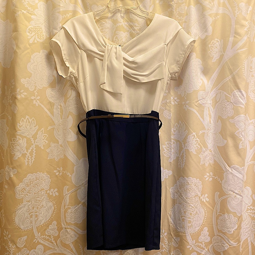 Forever 21 dress, like new, brown belt around waist gently used